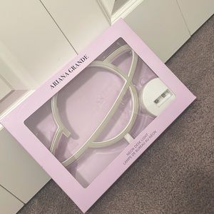 Ariana Grande - Limited Edition R.E.M LED Desk Light (WITH BOX)